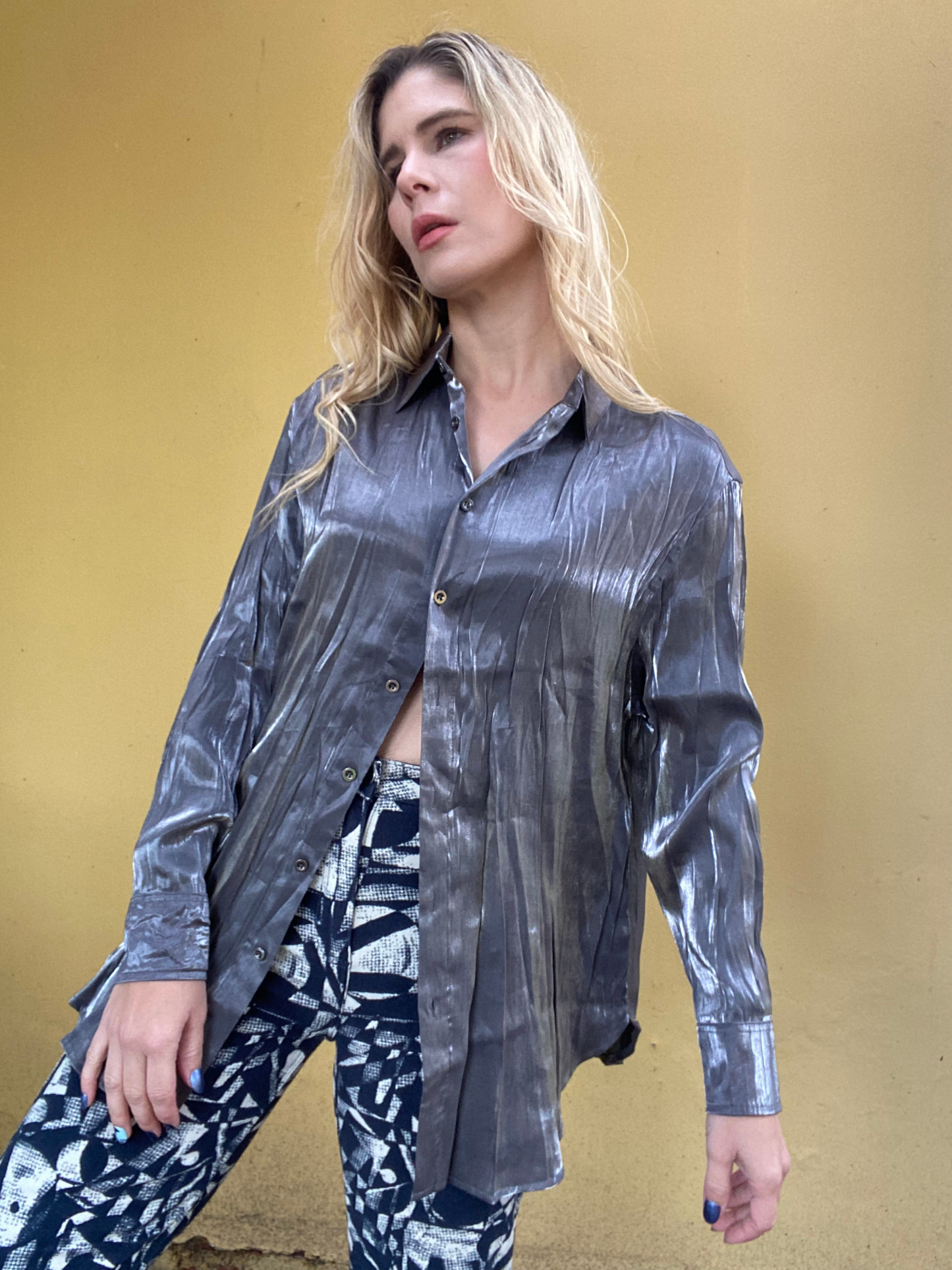 RUNWAY shimmery shirt